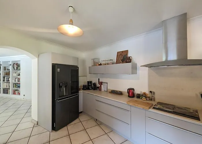 Proche Centre , Avec Piscine * Nîmes