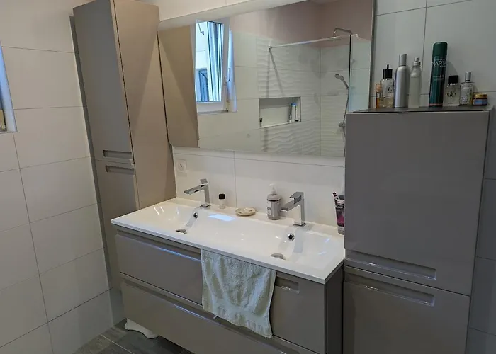 Proche Centre , Avec Piscine Vila Nîmes