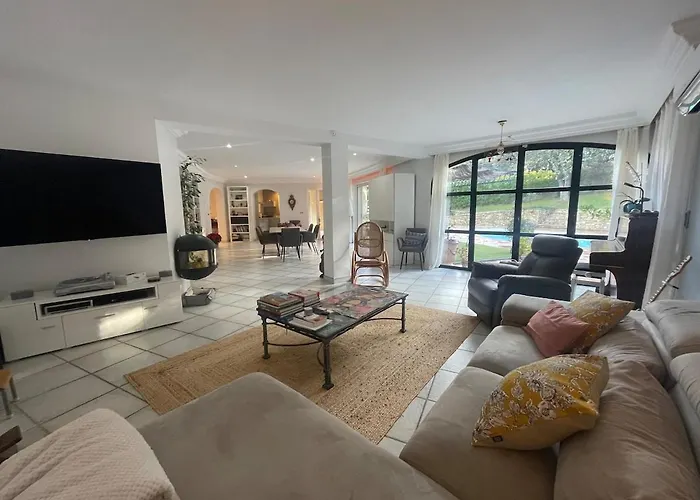 Proche Centre , Avec Piscine Vila