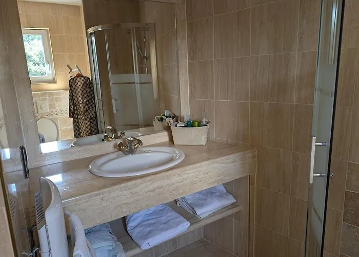 Vila Proche Centre , Avec Piscine